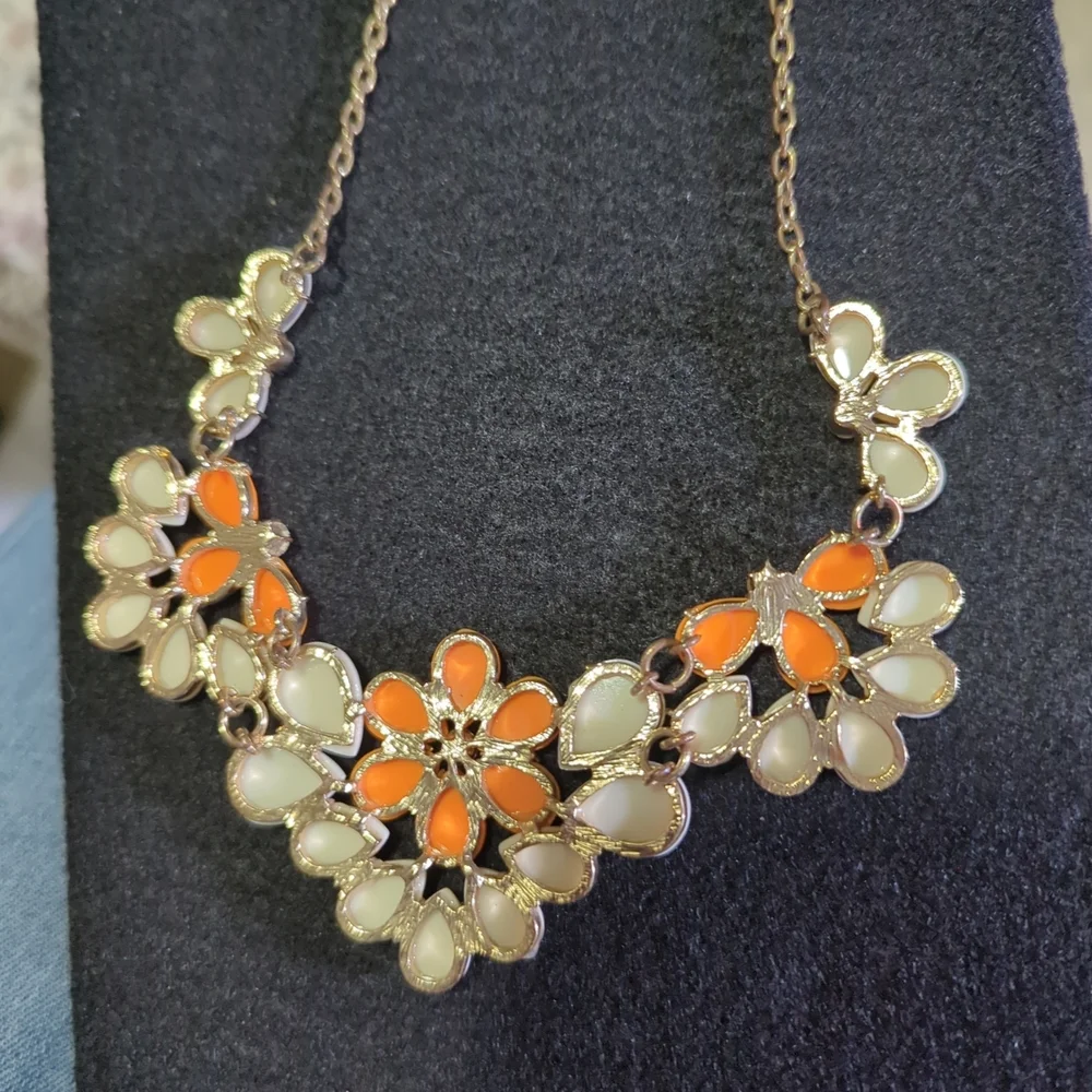 Elegant🧡Orange & Cream with Rhinestones Scoop Bib Necklace Vintage 70s